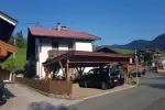 Mehrparteienhaus direkt an der Piste & Rodelbahn